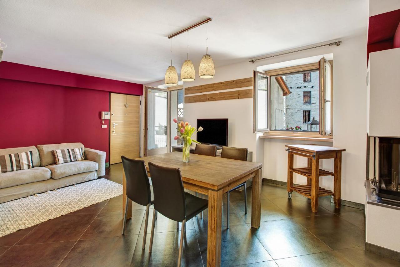 La Maison Du Bonheur Grosio Apartment Luaran gambar